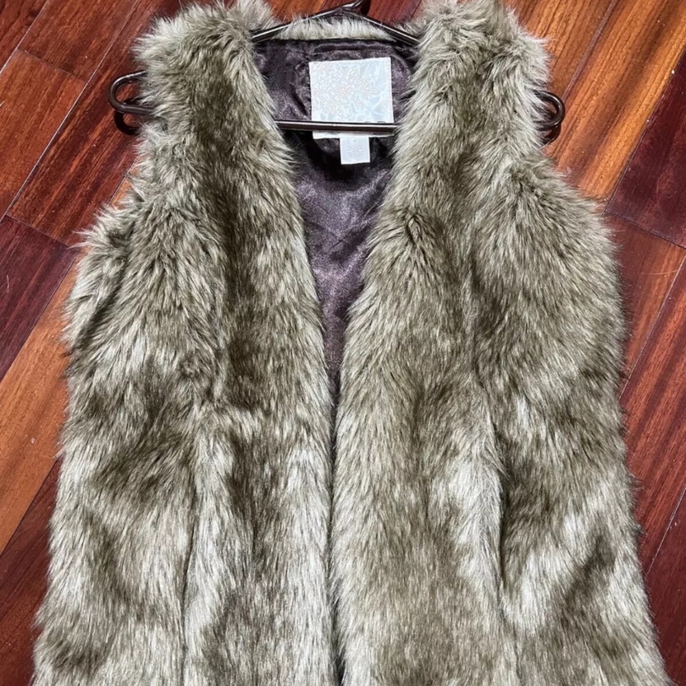 Faux fur brown vest